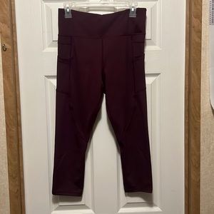 Zyia size 12 Plum Pocket Light n Tight Hi-rise Capri 20"